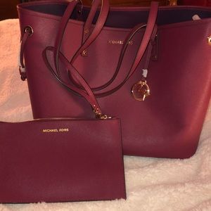 Michael Kors tote travel set